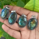 CRYSTCOP - LABRADORITE PENDANT